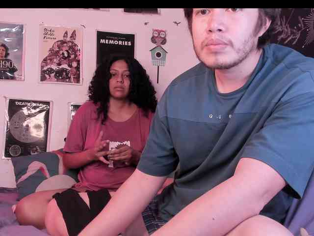 HotHoneyChile webcam