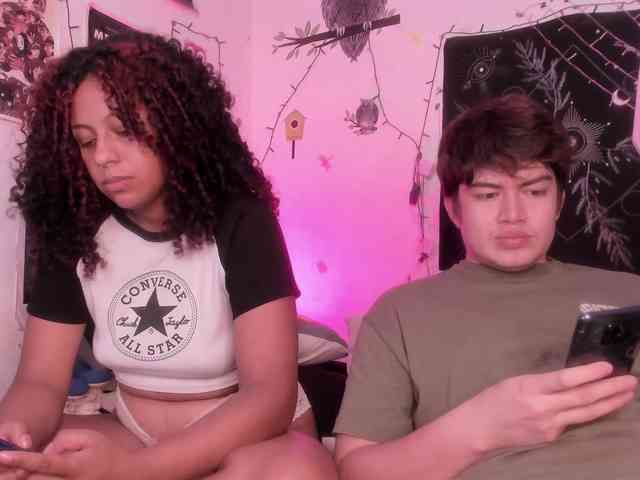 HotHoneyChile webcam