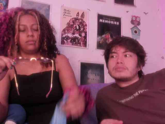 HotHoneyChile webcam