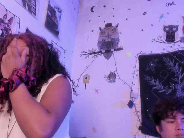 HotHoneyChile webcam