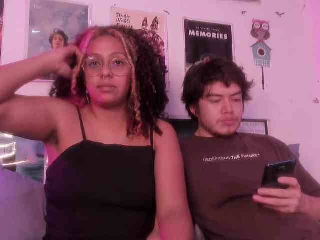 HotHoneyChile webcam