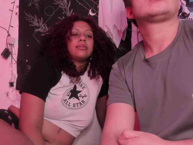 HotHoneyChile webcam