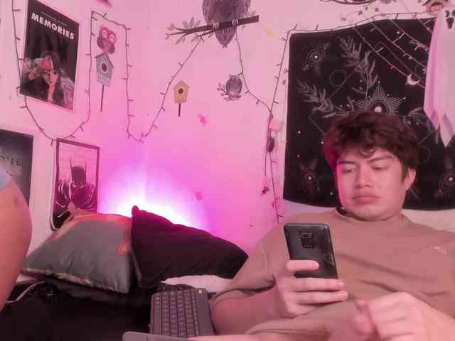 HotHoneyChile webcam