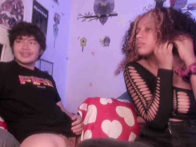 HotHoneyChile webcam