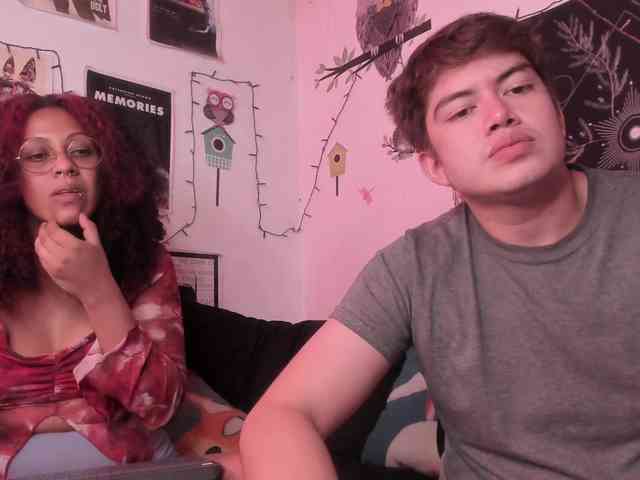 HotHoneyChile webcam