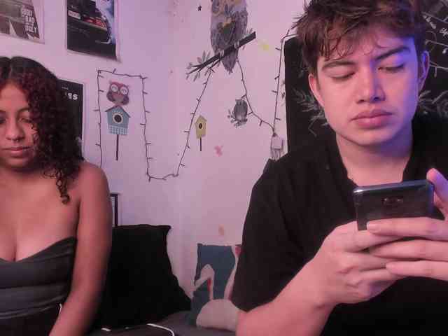 HotHoneyChile webcam