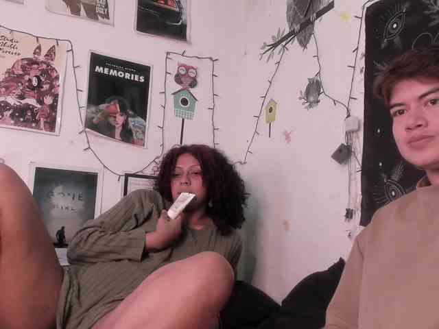 HotHoneyChile Live Webcam on BongaCams