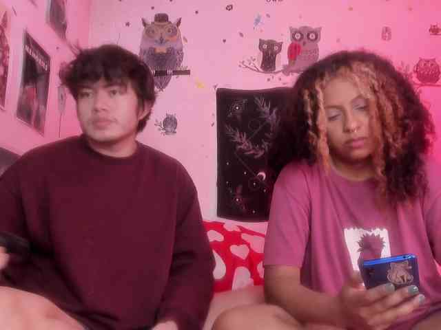 HotHoneyChile webcam