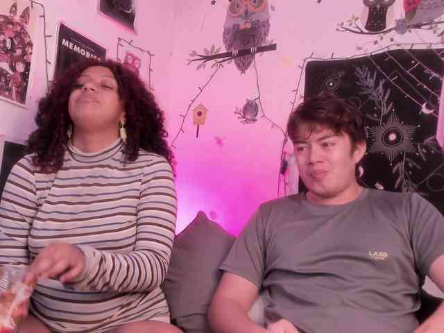 HotHoneyChile webcam