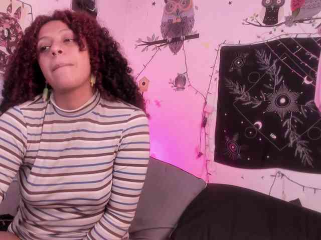 HotHoneyChile webcam