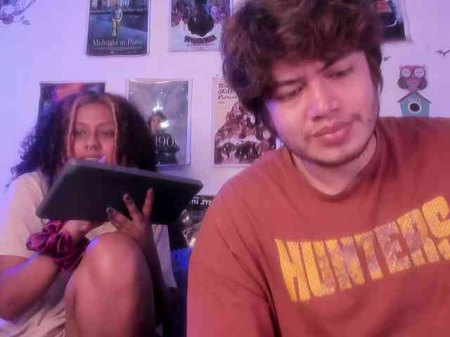 HotHoneyChile webcam