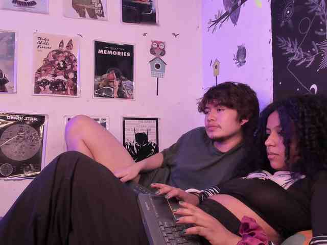 HotHoneyChile webcam