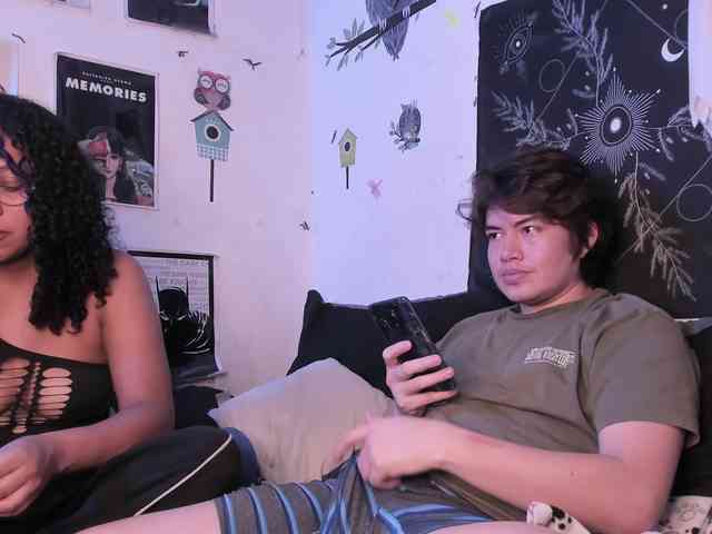 HotHoneyChile webcam