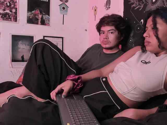 HotHoneyChile webcam