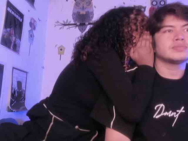 HotHoneyChile webcam