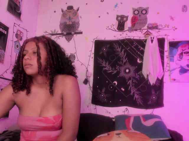 HotHoneyChile webcam