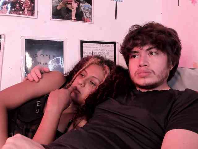 HotHoneyChile webcam