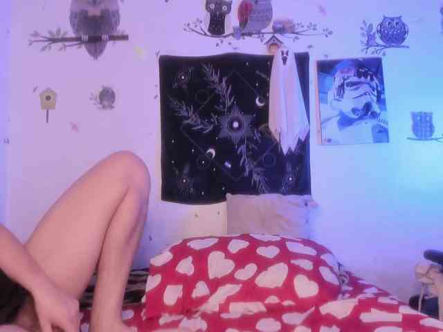 HotHoneyChile webcam