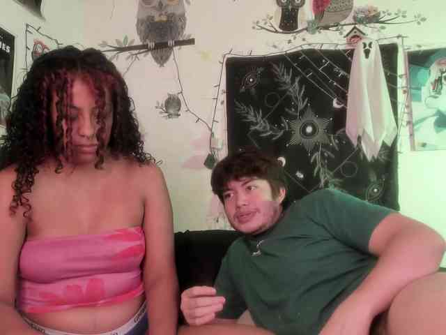 HotHoneyChile webcam