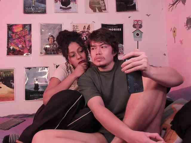 HotHoneyChile webcam