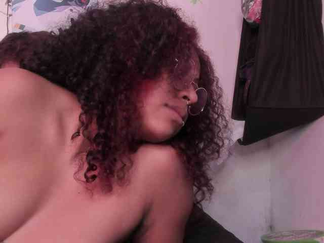 HotHoneyChile webcam