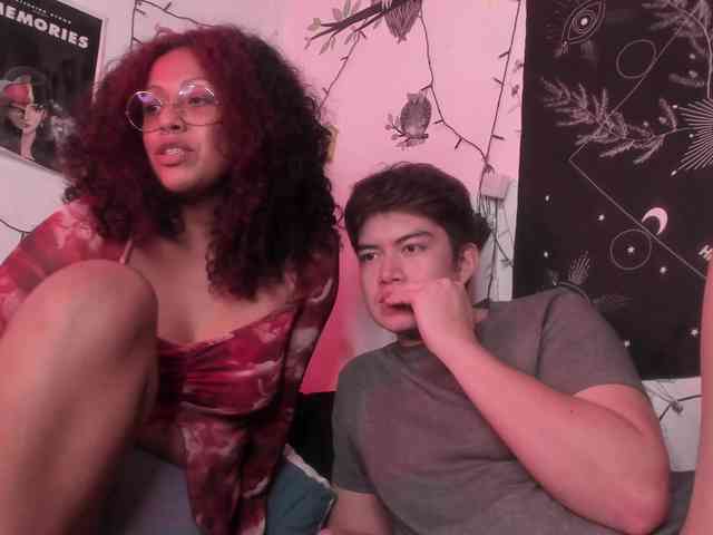 HotHoneyChile webcam