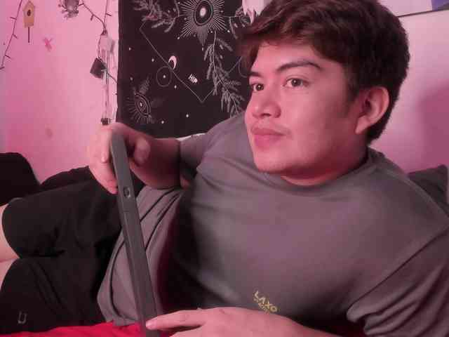 HotHoneyChile webcam