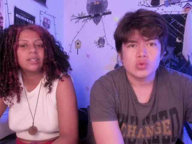 HotHoneyChile webcam