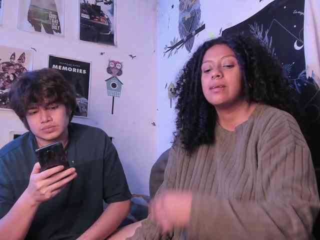 HotHoneyChile webcam