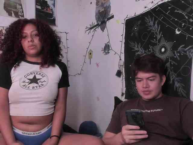 HotHoneyChile webcam