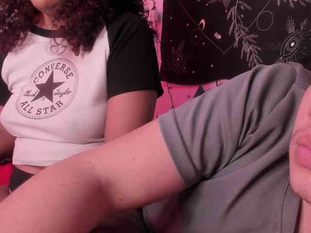 HotHoneyChile webcam