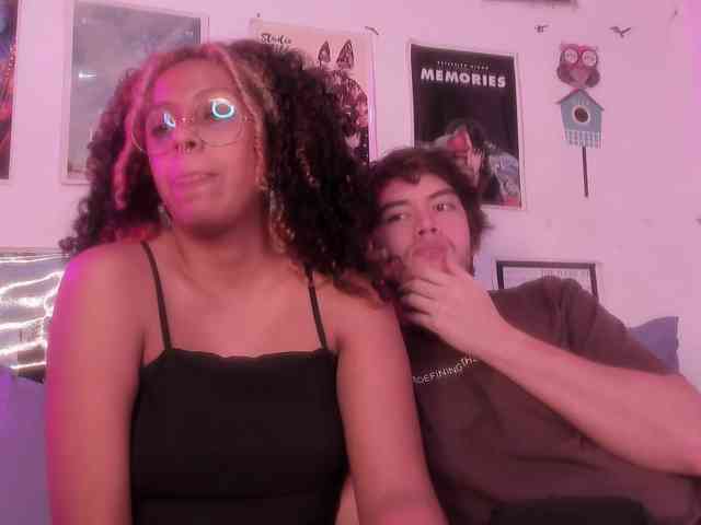 HotHoneyChile webcam