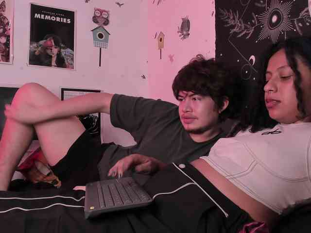 HotHoneyChile webcam