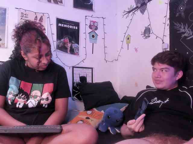 HotHoneyChile webcam