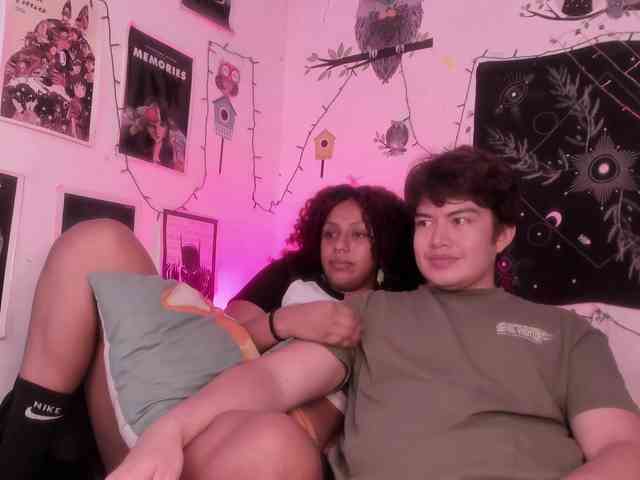 HotHoneyChile webcam