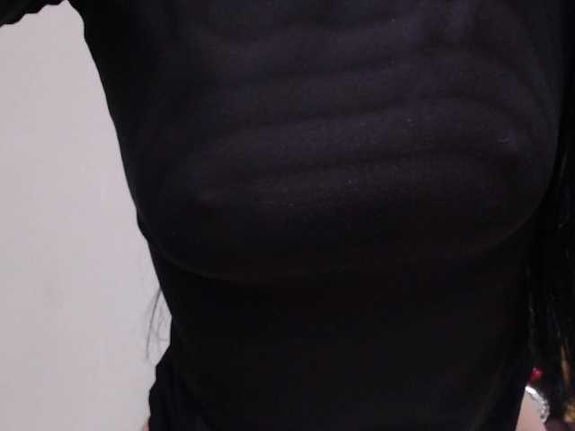 ValeriaFoxx's BongaCams show and profile