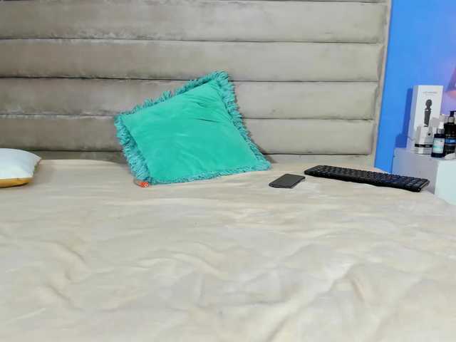 le modèle KyleDoom est en webcam porno dans un show sur le site bongacams, il possède les tags suivants: Latino/Hispanic,Brunette,Trimmed