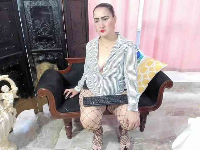 KyleDoom Live Webcam on BongaCams