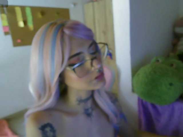 AlinaSvetlana's BongaCams show and profile