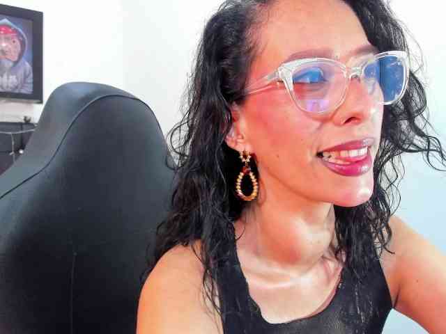 PriscilaSmiith25 webcam