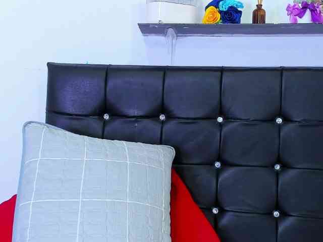 PriscilaSmiith25 webcam