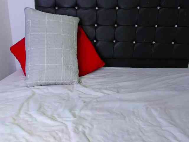 PriscilaSmiith25 webcam