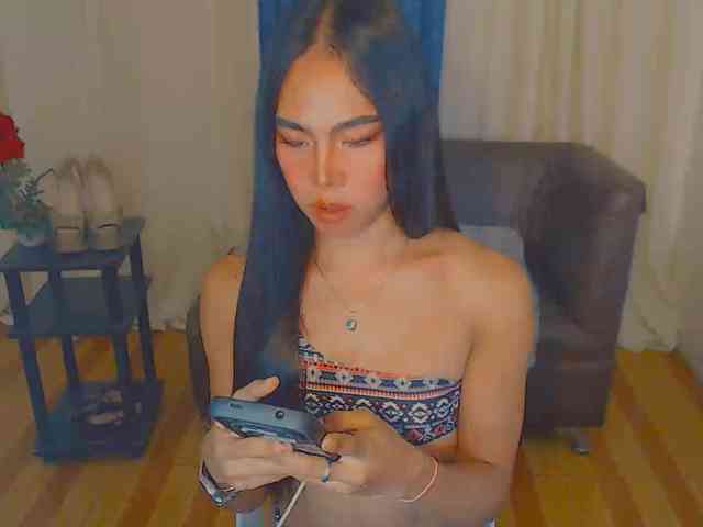 EmilyWillix Live Webcam on BongaCams