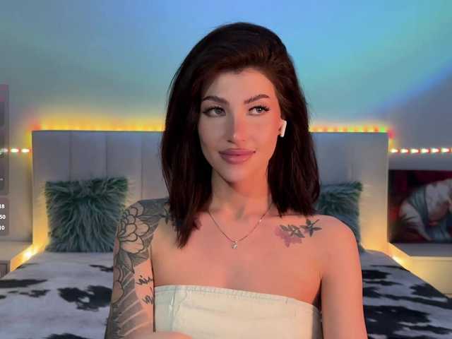 AllweNEEDisLOVE's BongaCams show and profile