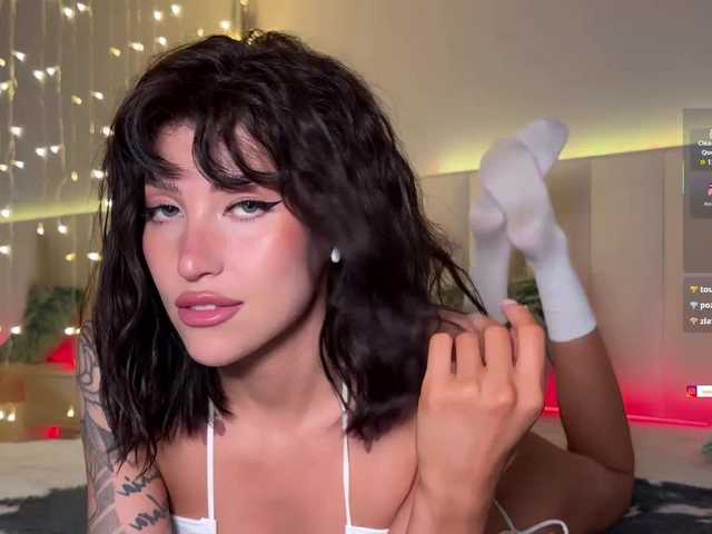 AllweNEEDisLOVE's BongaCams show and profile