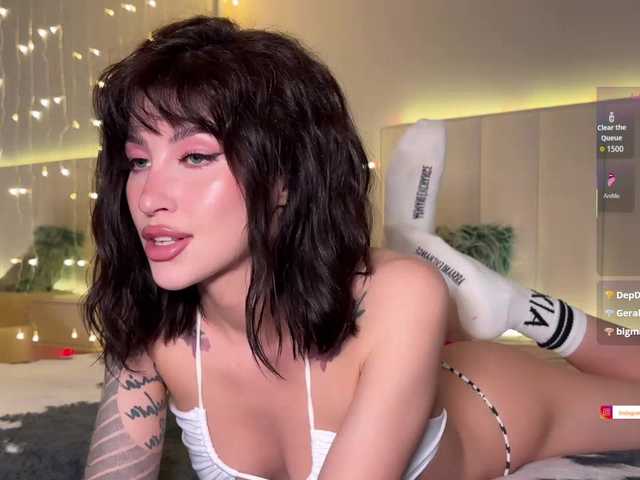 AllweNEEDisLOVE's BongaCams show and profile