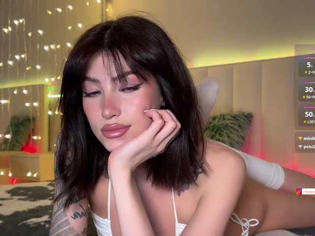 AllweNEEDisLOVE live cam