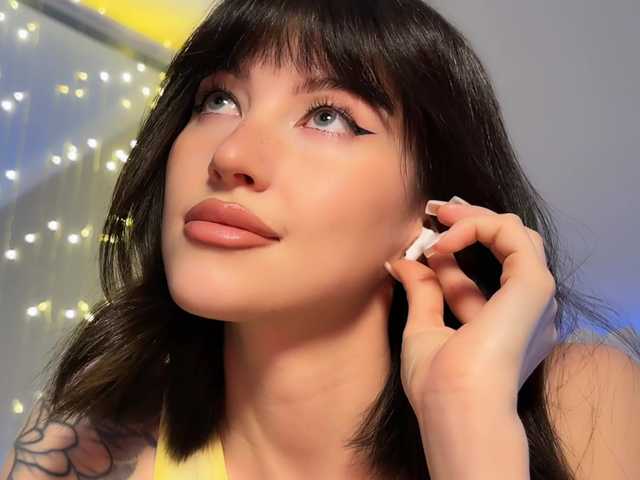 AllweNEEDisLOVE from BongaCams is Freechat