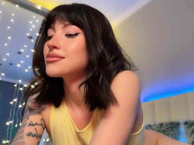 AllweNEEDisLOVE webcam