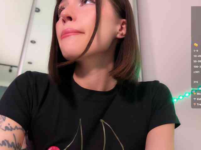 AllweNEEDisLOVE webcam